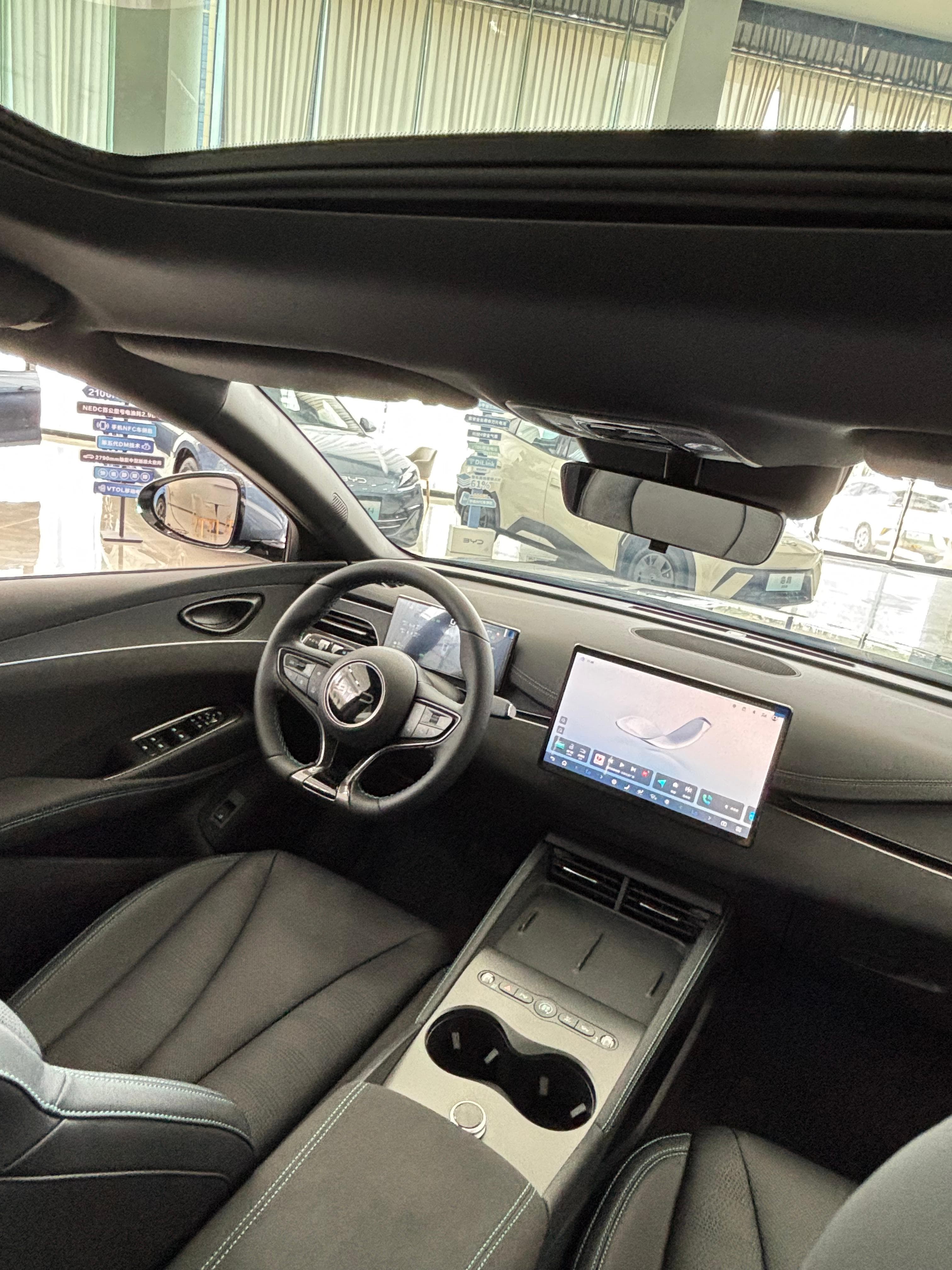 2025款 比亚迪 海豹06 DM-i 旅行版 150KM 尊享型