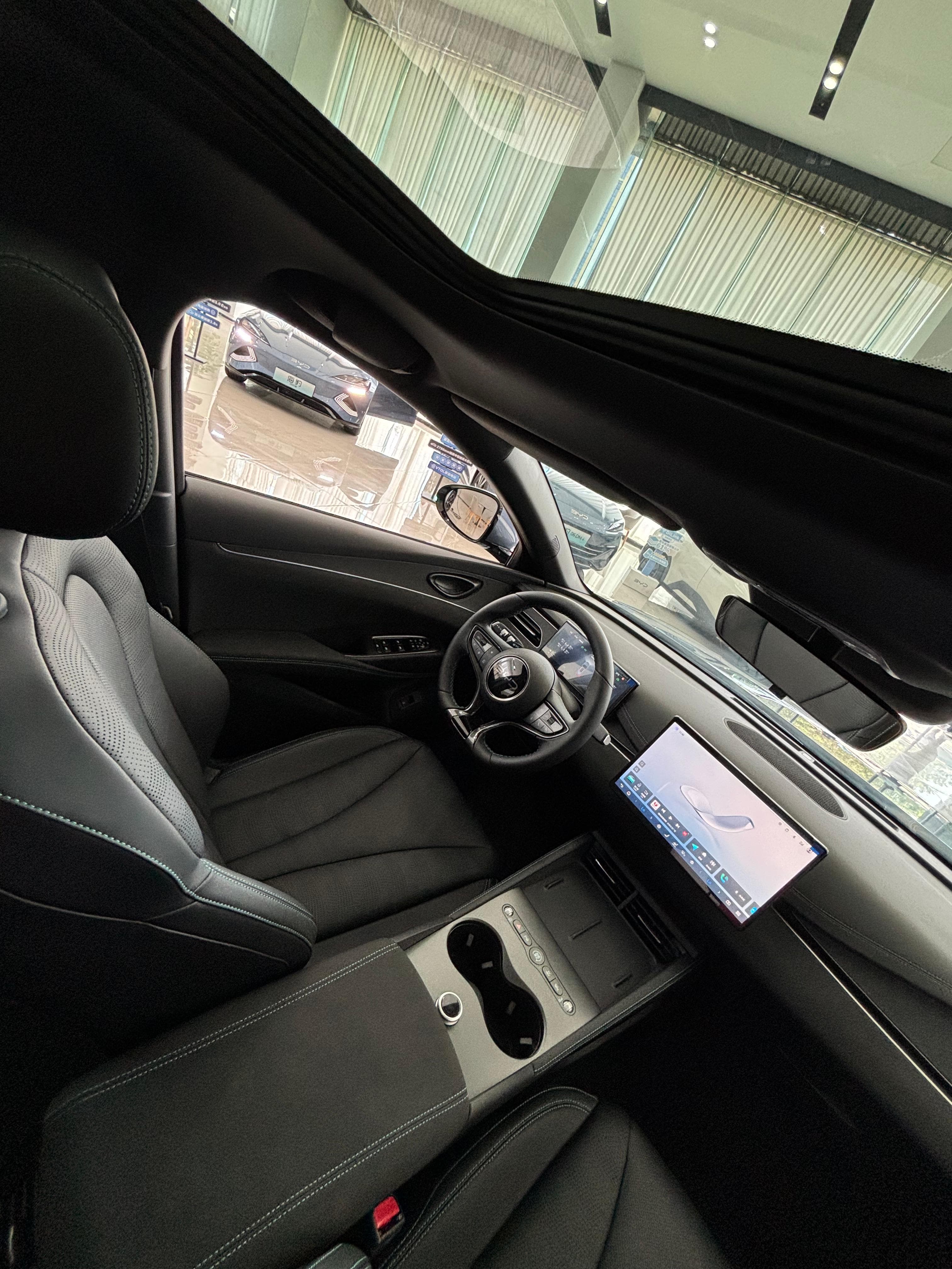 2025款 比亚迪 海豹06 DM-i 旅行版 150KM 尊享型