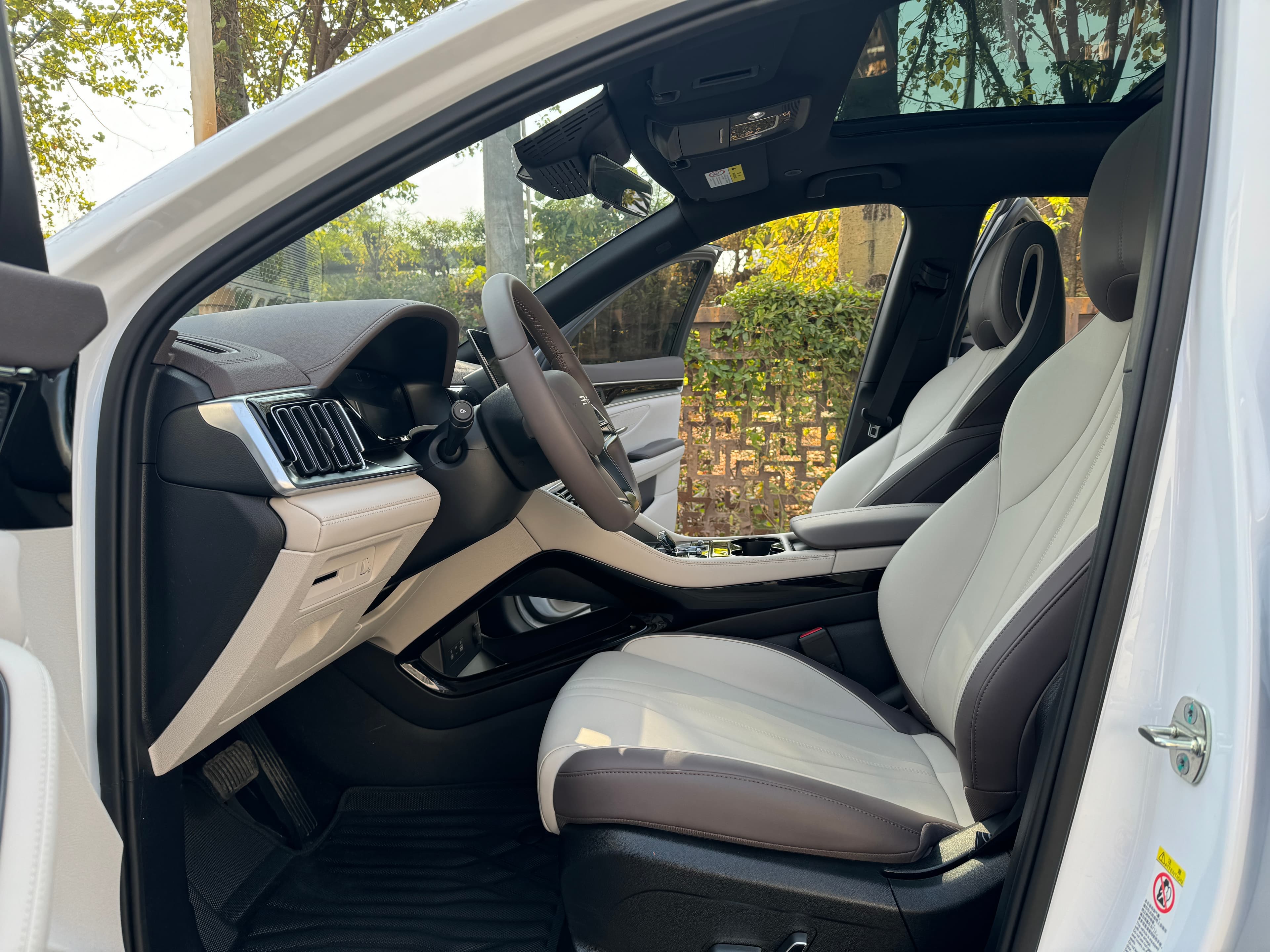 2025款 比亚迪 宋PLUS DM-i 智驾版 112KM 尊贵型