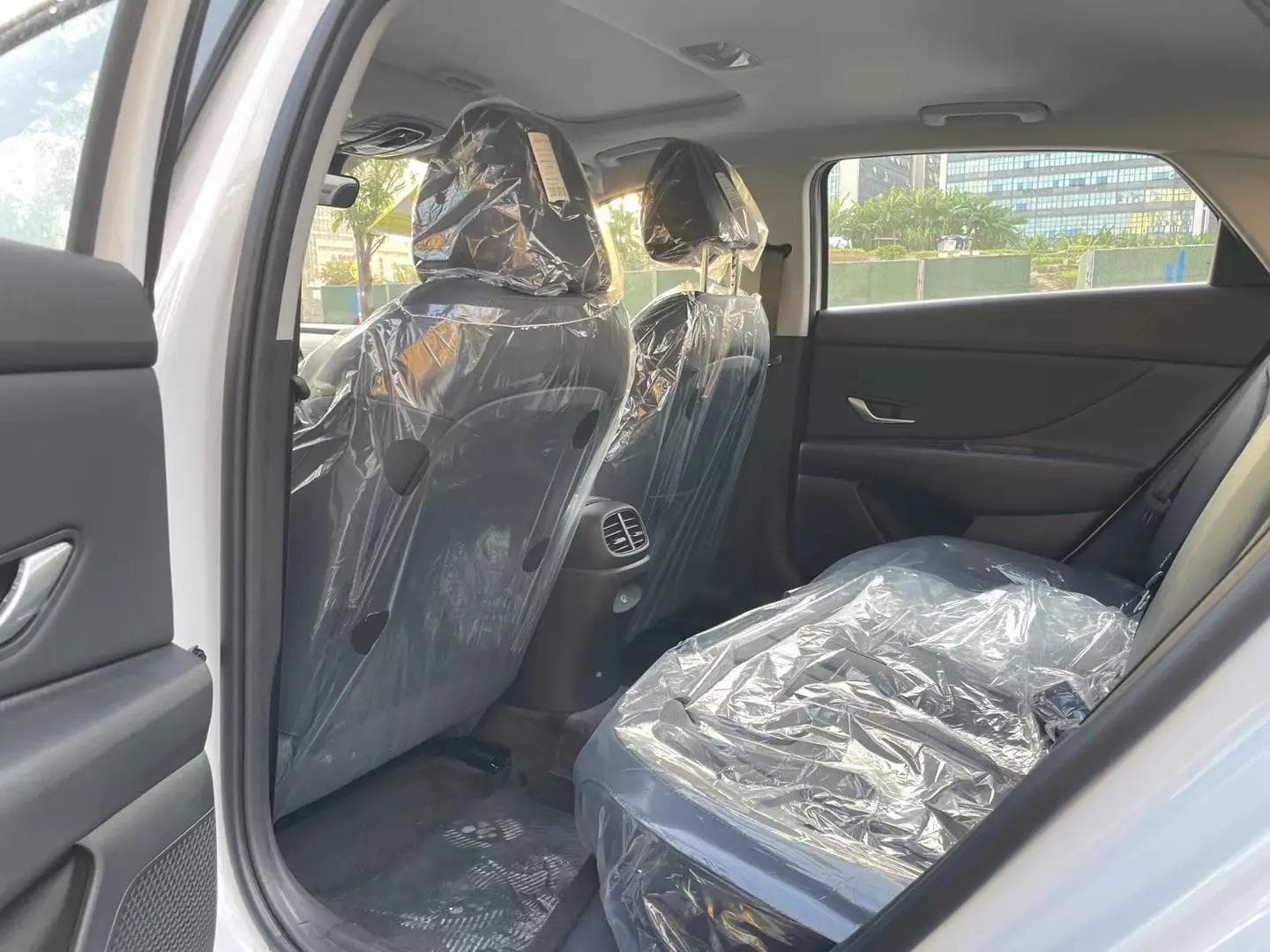 2023款 现代 伊兰特 1.5L CVT LUX 尊贵版