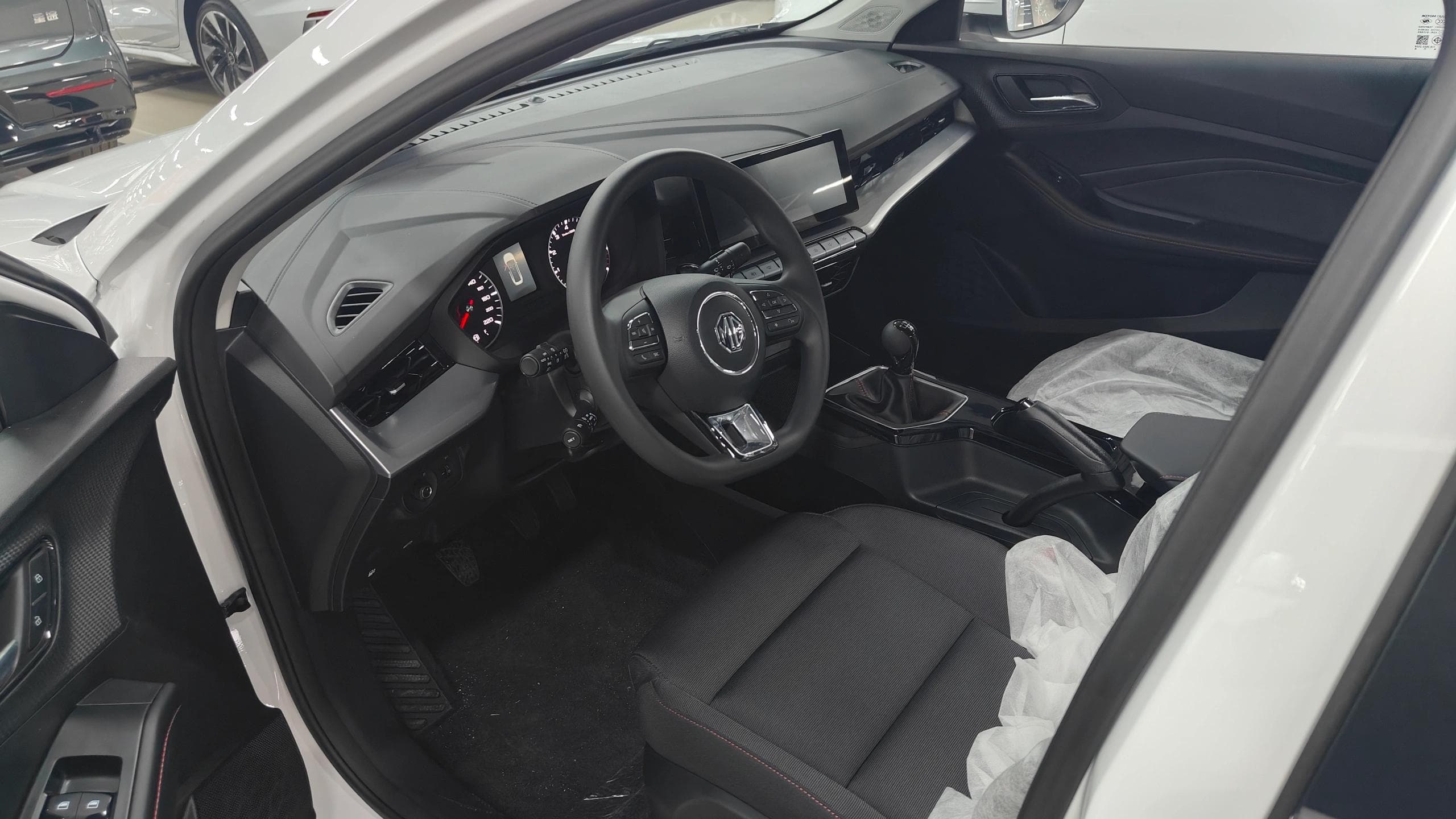 2023款 名爵 MG5 改款 180D VVT 手动风尚版