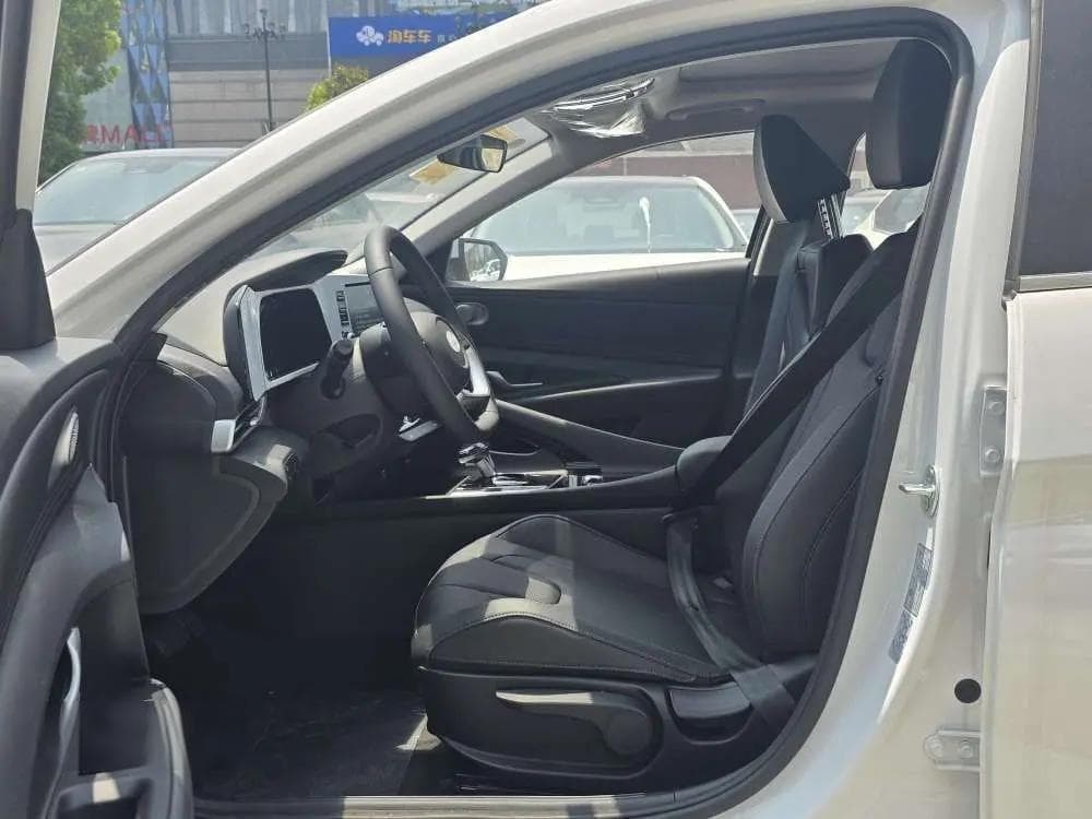 2023款 现代 伊兰特 1.5L CVT GLX 精英版 4