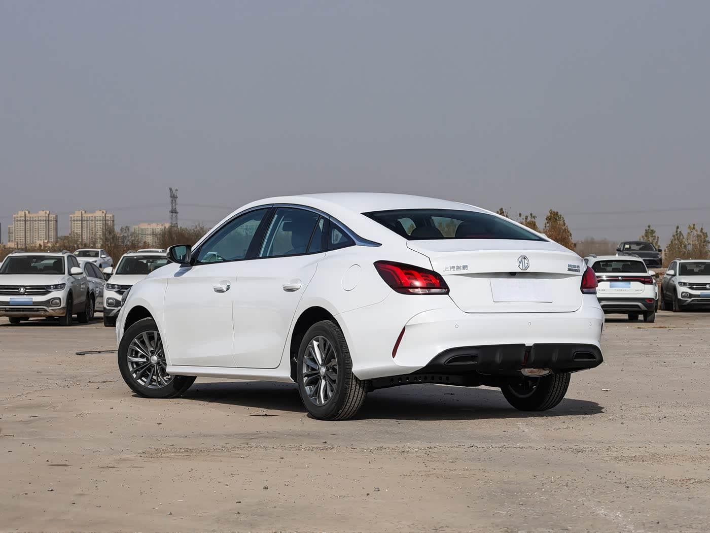 2023款 名爵 MG5 改款 180D VVT 手动风尚版 12
