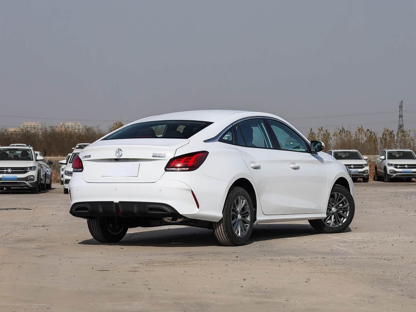 2023款 名爵 MG5 改款 180D VVT 手动风尚版 8