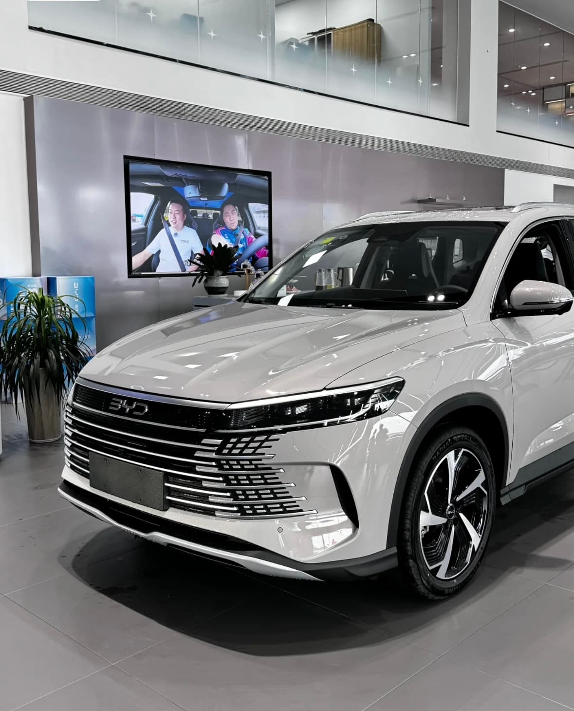2025款 比亚迪 海狮05 DM-i 智驾版 75KM 豪华型 12