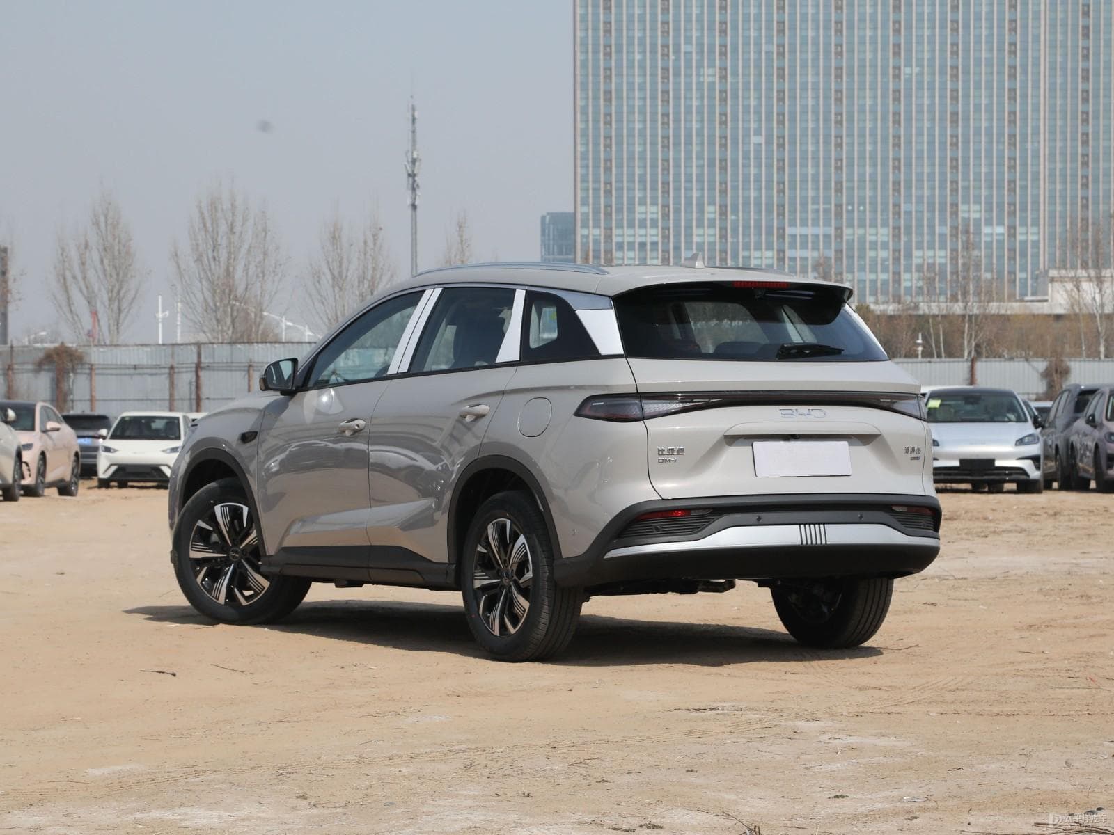 2025款 比亚迪 海狮05 DM-i 智驾版 75KM 豪华型 7