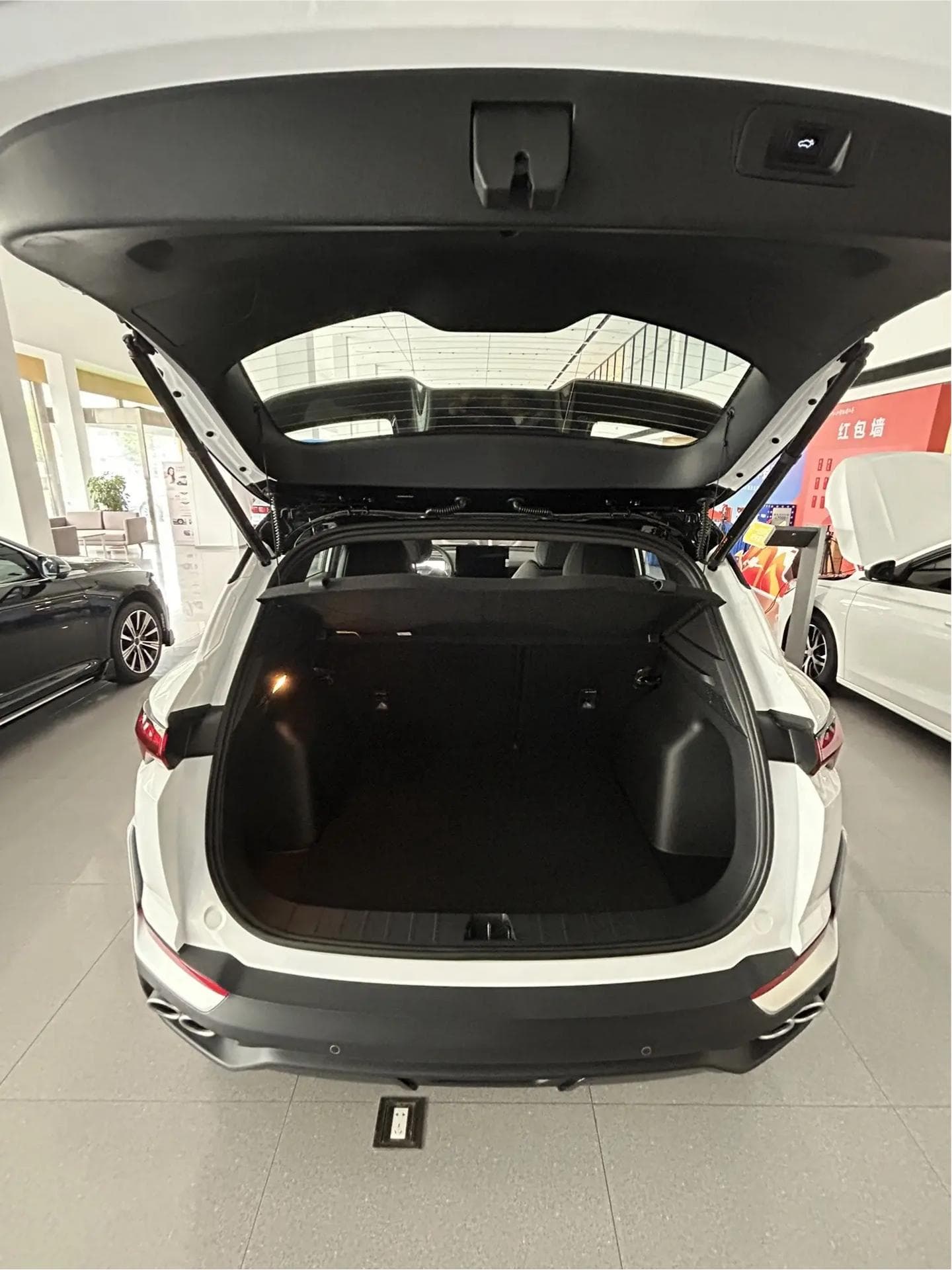 2025款 吉利 缤越 缤越L 1.5TD DCT 星耀 2