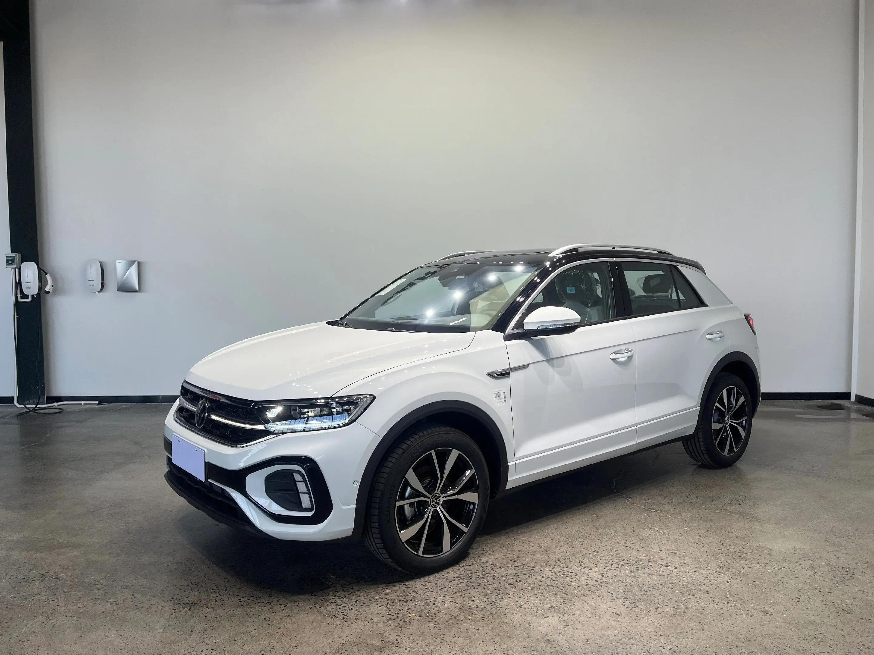 2025款 大众 T-ROC 探歌 300TSI DSG 两驱星光版 12