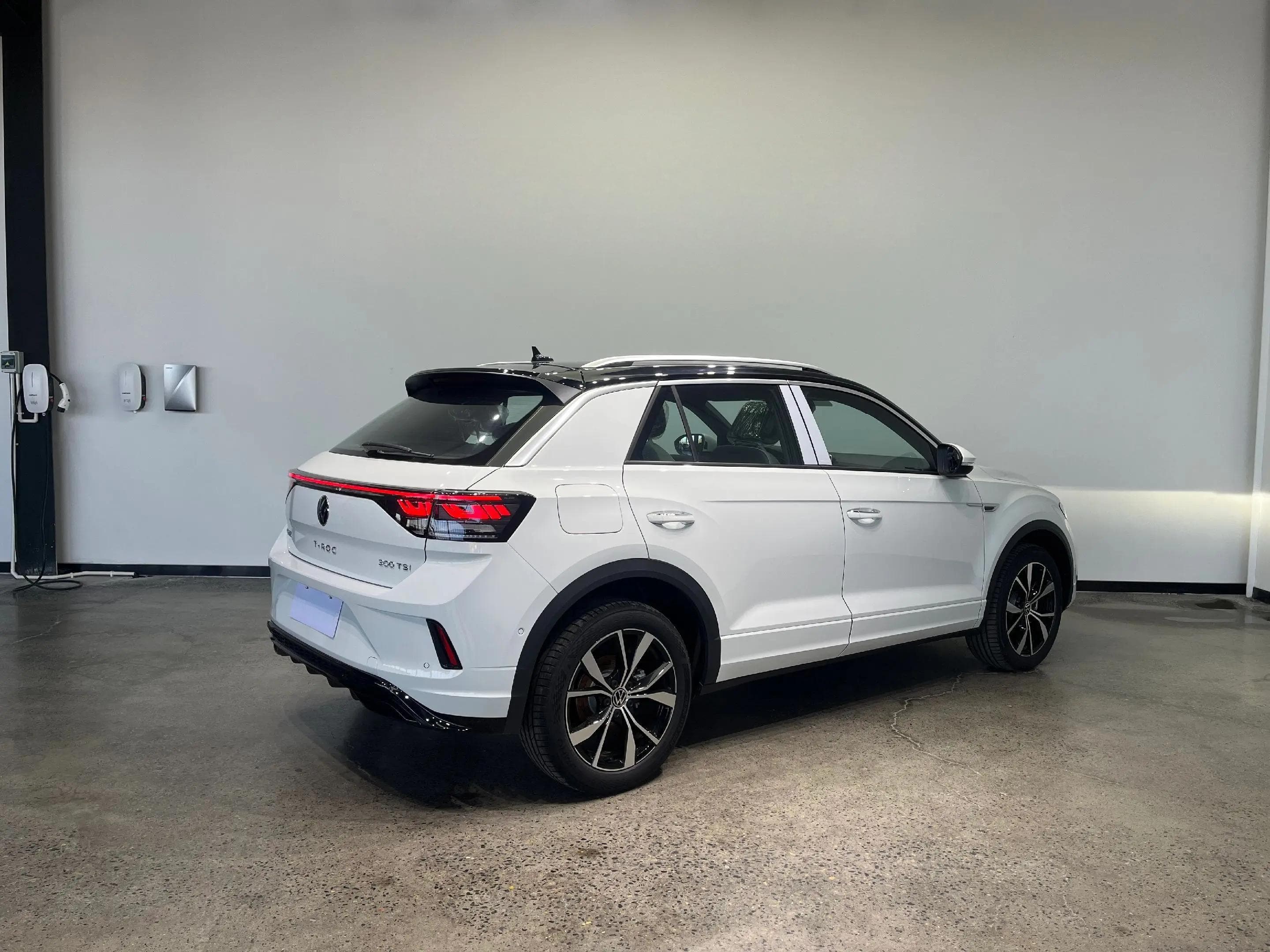 2025款 大众 T-ROC 探歌 300TSI DSG 两驱星光版 5