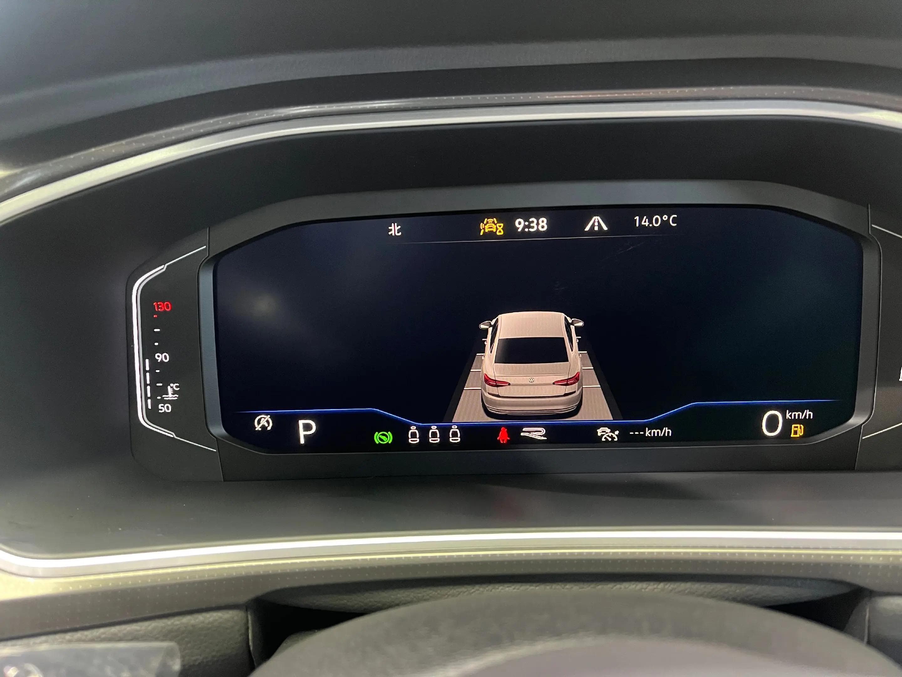 2025款 大众 T-ROC 探歌 300TSI DSG 两驱星光版 6