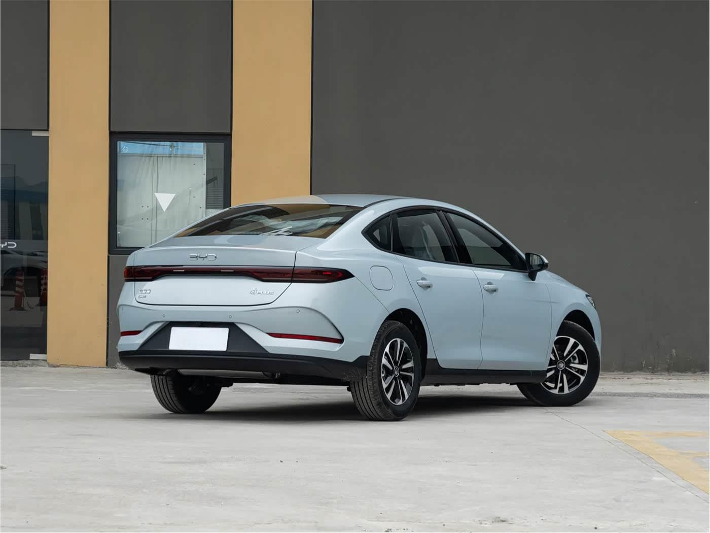 2026款 比亚迪 秦PLUS DM-i 128KM 进取型 6